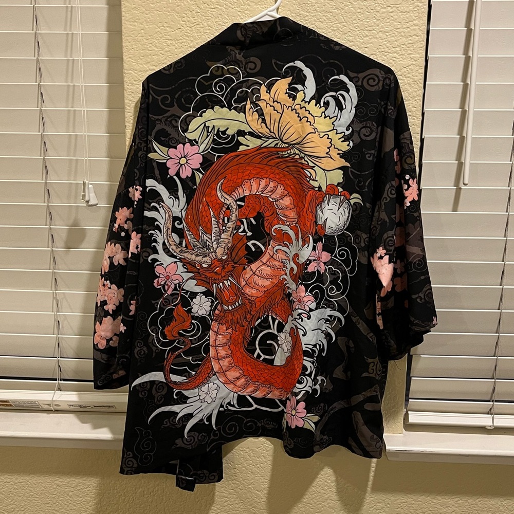 Kimono type/flowy shirt w red dragon/cherry blossoms on back (from Japan)